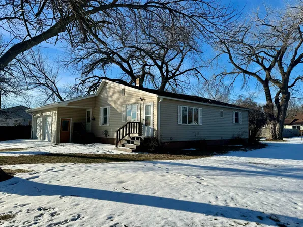 520 2nd Ave W, Sisseton, SD 57262