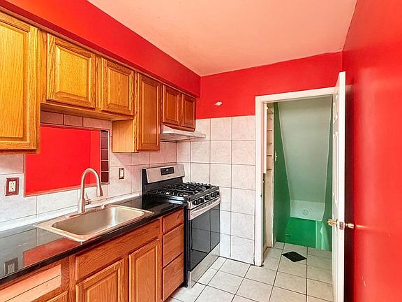 3rd image of 239 Higbee St