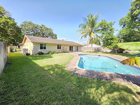 4th image of 12301 Paseo Way