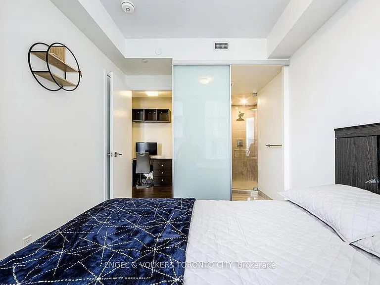28 Wellesley St E #1104 — Photo 46