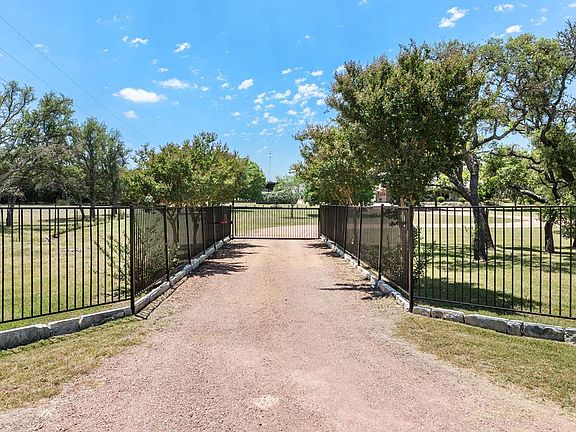 5th image of 1094 Southwoods Dr