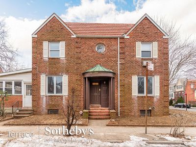 6902 Fleet St, Flushing, NY, 11375