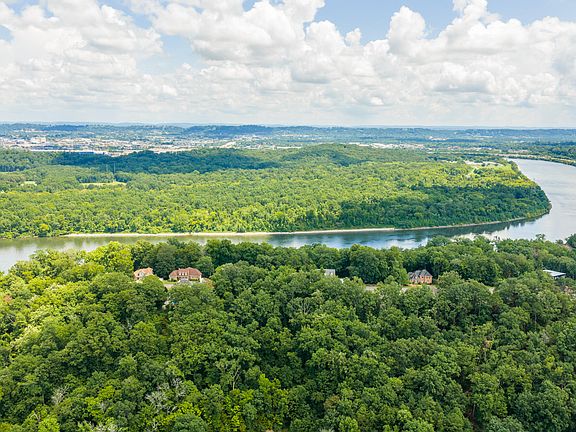 18th image of 3018 Waterfront Ct
