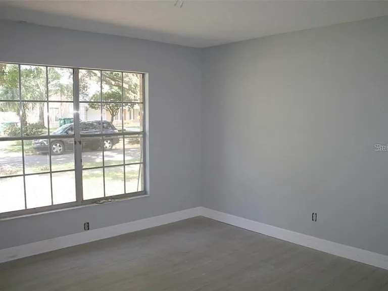 1353 Sawgrass Ct — Photo 13