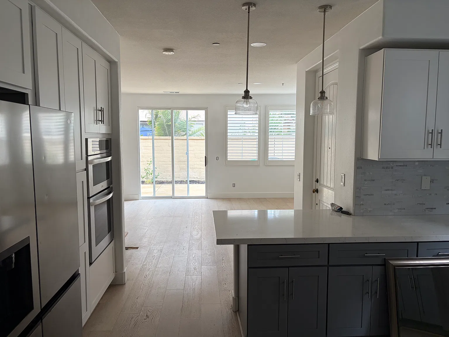 3 bed, 2.5 bath, 1840 sqft, $5,695 — Photo 2