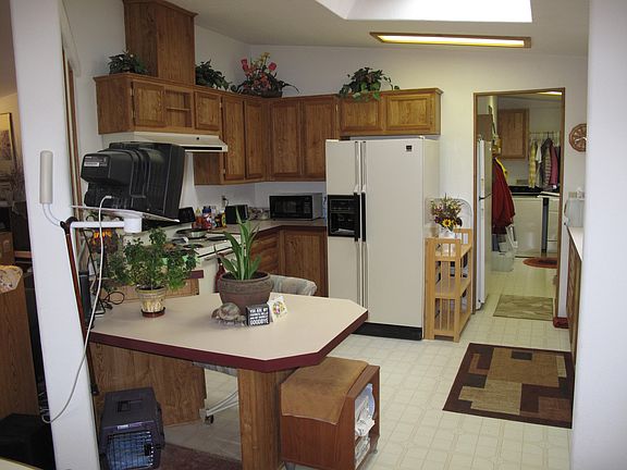 5th image of 5122 70th Ave E