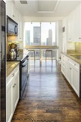 Sold by (Legacy) Elegran | media 17