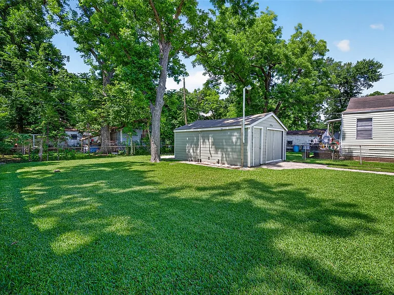 6714 Moss Rose St — Photo 24