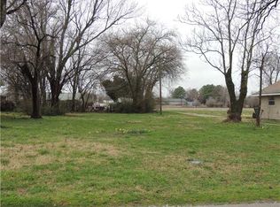 B North Dr, Rogers, AR 72756