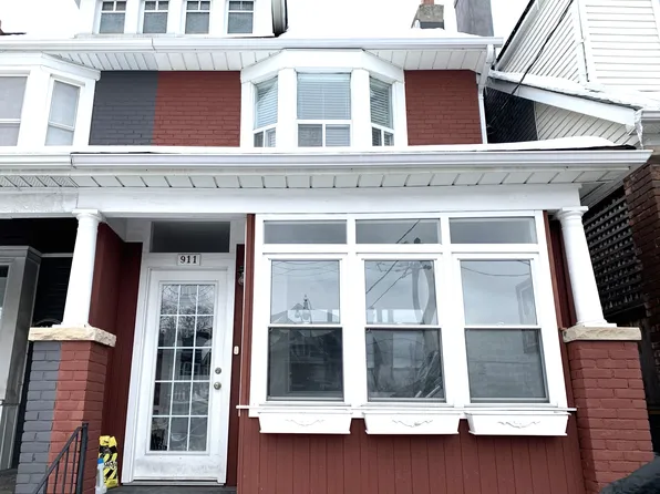 911 Woodbine Ave, Toronto, ON M4C 4B6