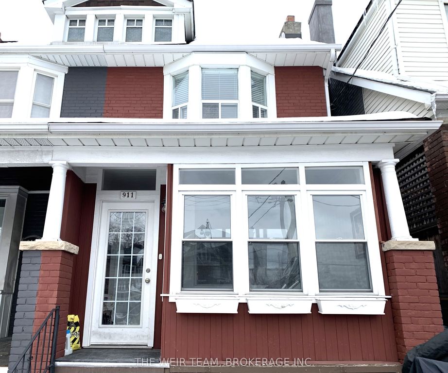 911 Woodbine Ave, Toronto, ON, Toronto