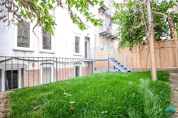 Rented by EXR | media 3