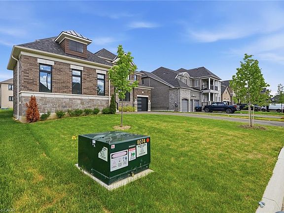 2nd image of 25 Bellflower Cres