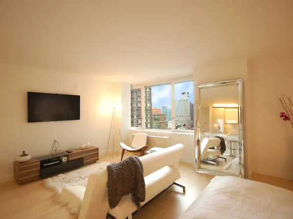 322 West 57th Street image 1 of 7