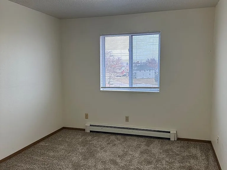 Dakota E & W Apartments — Photo 72