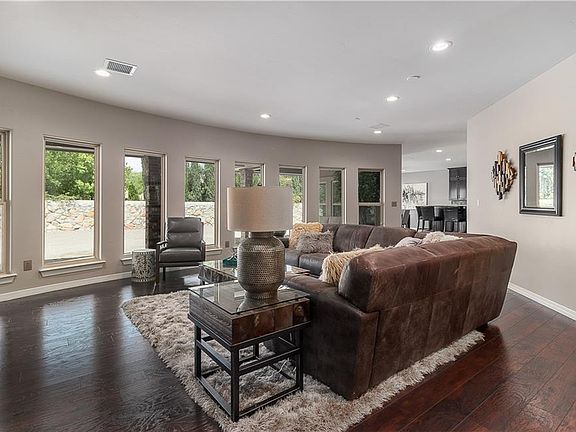 5th image of 1059 Dona Beatriz Cir