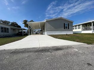 6051 Pearl St, Zephyrhills, FL 33542