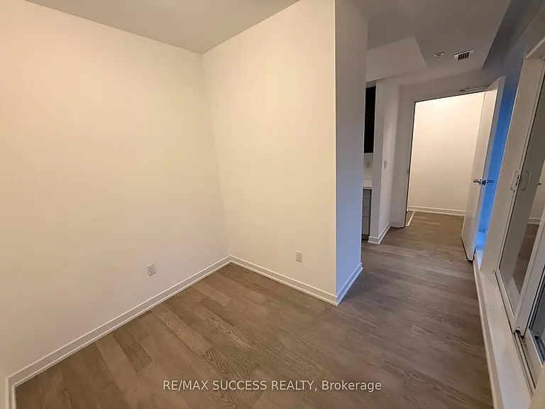 188 Angus Dr #18 — Photo 6