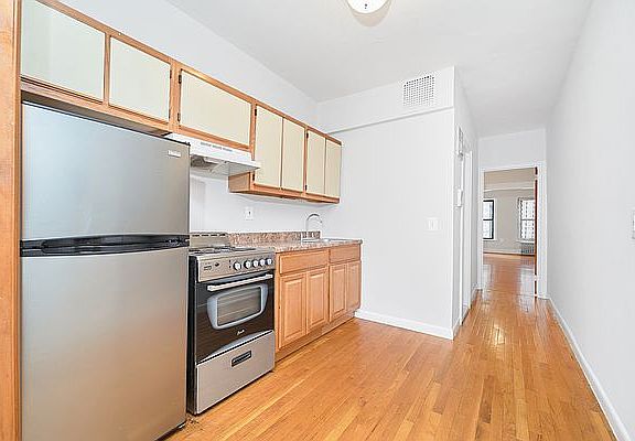 3rd image of 676 9th Ave APT 3N
