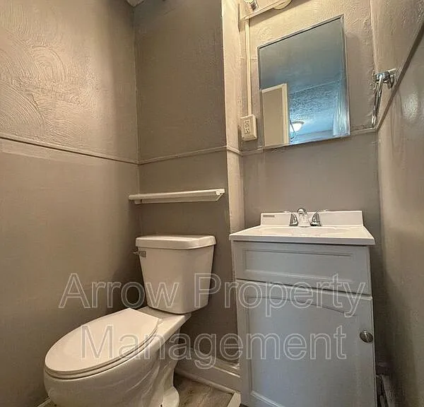 3502 S 51st St #3 — Photo 8