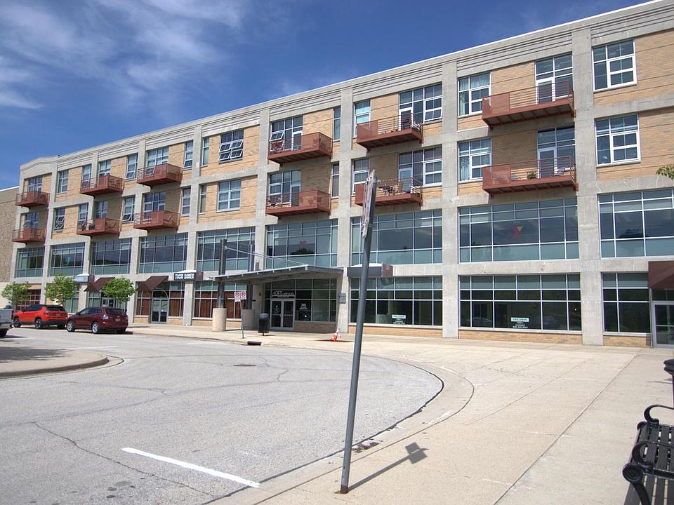 705 Village Green WAY UNIT 407, West Bend, WI 53090 Zillow