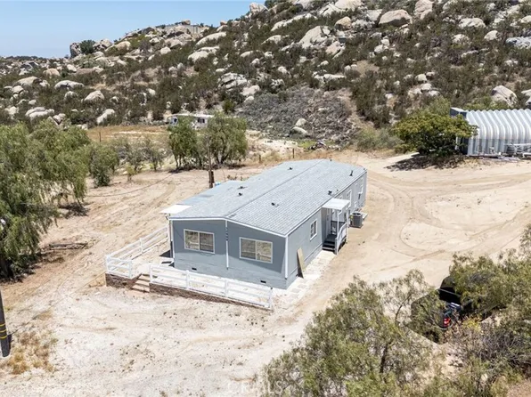 32999 Oak Dr, Hemet, CA 92544
