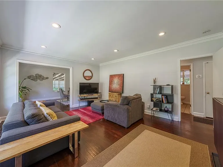 1920 W Forrest Ave — Photo 2