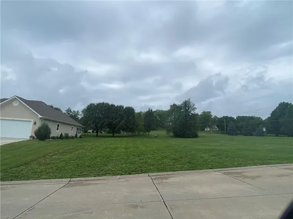 2612 Ashmat Ln, Saint Joseph, MO 64506