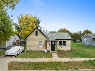 100 21st St NW, Minot, ND 58703