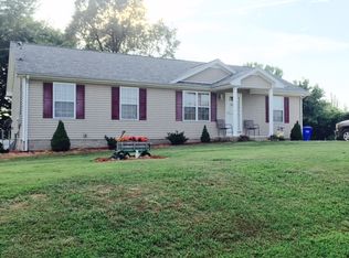 5553 Hopkinsville Mount Zoar Rd, Hopkinsville, KY 42240
