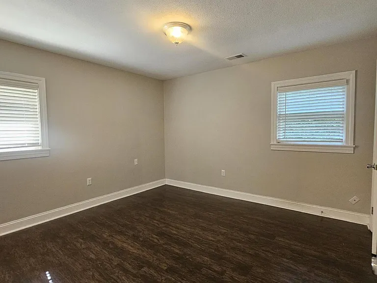 3623 Bowling Dr — Photo 11