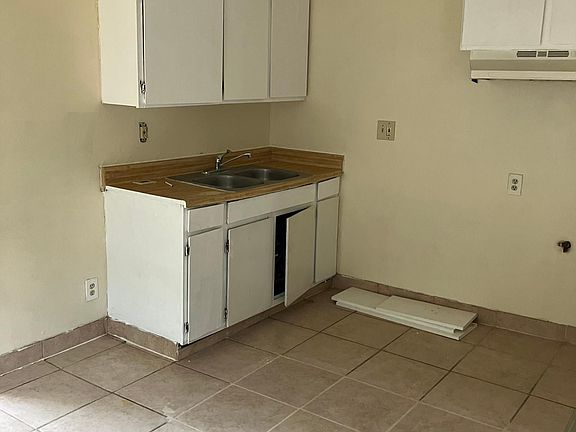 4th image of 1066 W 5th St #3