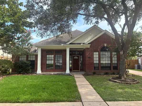 2021 Catamaran Dr, League City, TX 77573