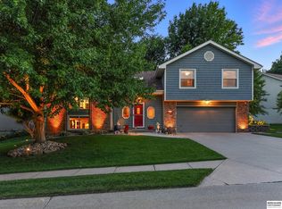 15433 Cuming Cir, Omaha, NE 68154