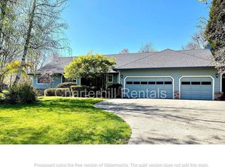 9398 Lakewood Dr, Windsor, CA 95492