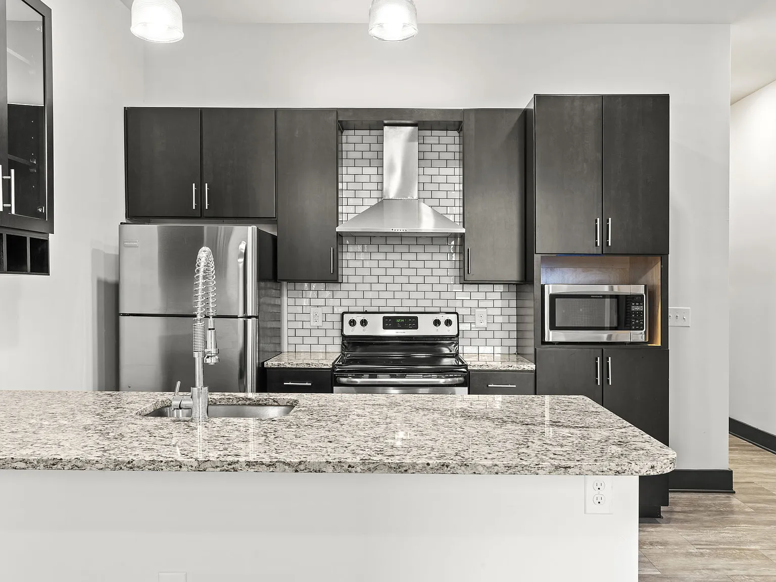 8th and Main - All Utilities Included — Photo 4