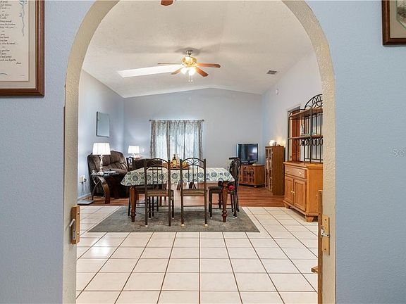 4th image of 366 Lake Daisy Cir