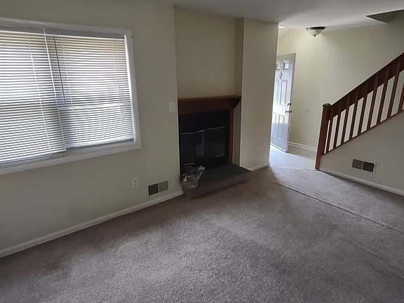 3rd image of 217 E Green Valley Cir