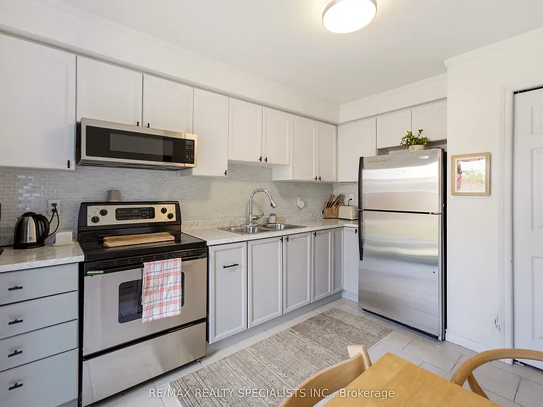 39 Pinewoods Dr #10 — Photo 10
