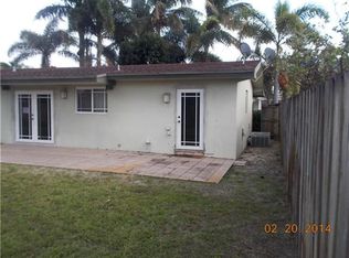 8261 NW 15th St, Pembroke Pines, FL 33024