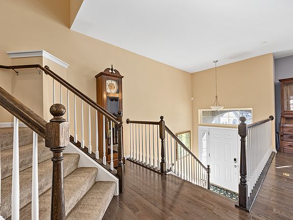 4th image of 4192 Royal Mews Cir