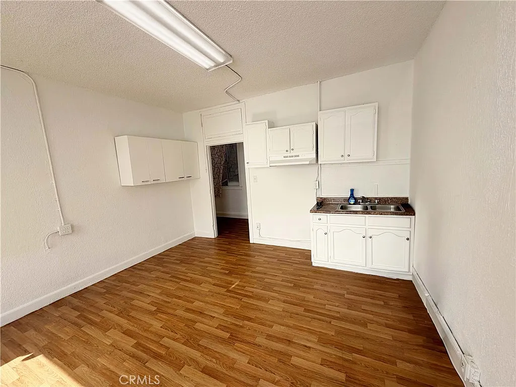 1 bed, 850 sqft, $1,695 — Photo 2