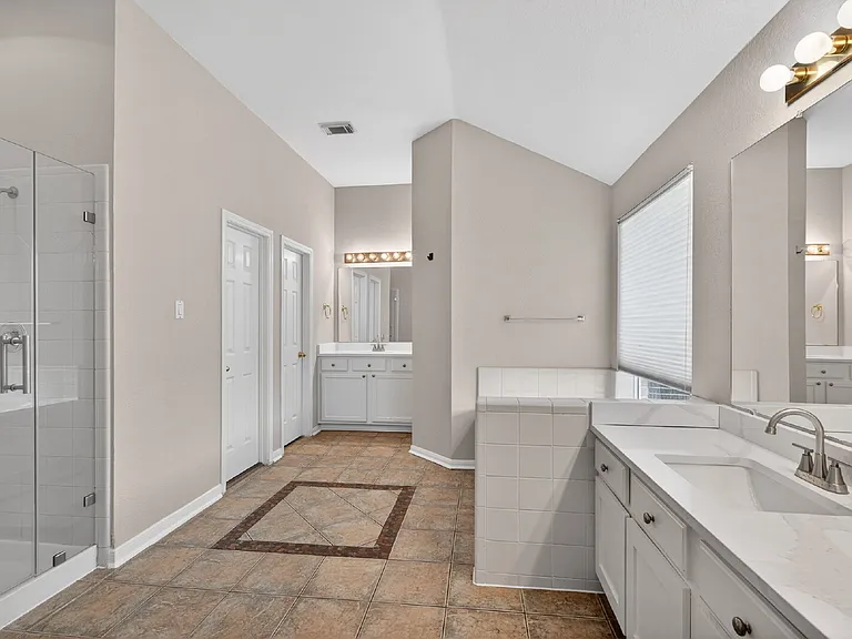 3918 Abbeywood Dr — Photo 24