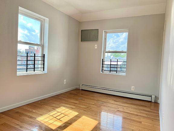 2nd image of 10116 127th St #3