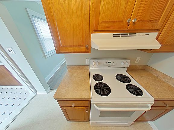 4th image of 155 Welts St #155