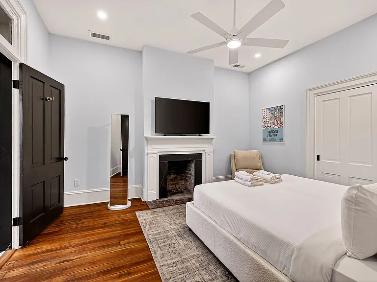 313 W Bolton St — Photo 19