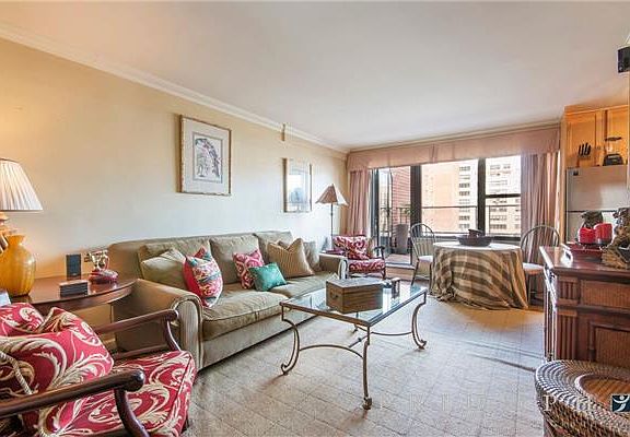 5th image of 200 E 27th St APT 11K