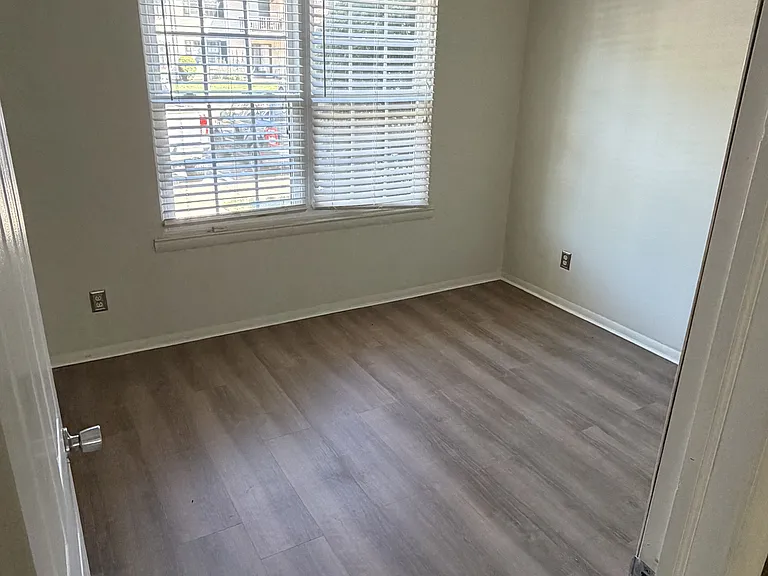 574A Willow Turn #574A — Photo 3