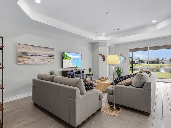 5th image of 425 Coral Reef Pl
