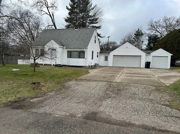 7641 Henry Ave, Jenison, MI 49428